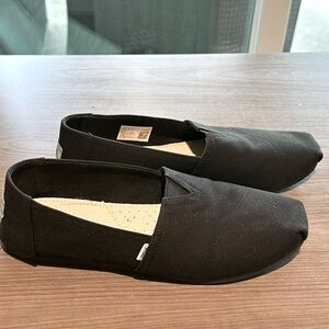 Toms slip ons